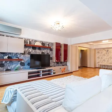 מלון דירות Tower Luxury Aparthotel