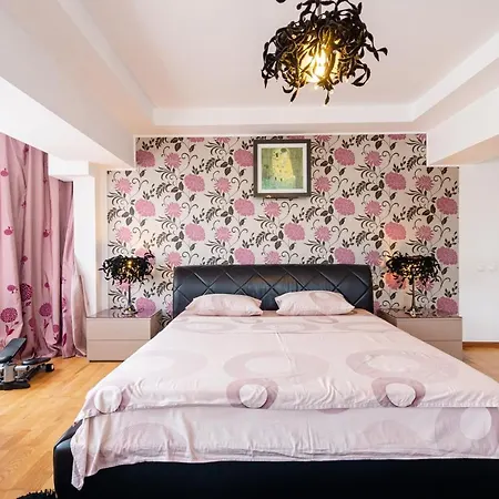 Tower Luxury Aparthotel * קונסטנצה