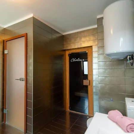 Tower Luxury Aparthotel מלון דירות קונסטנצה