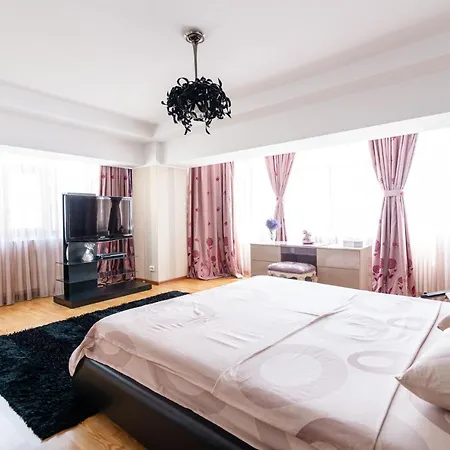מלון דירות Tower Luxury Aparthotel *