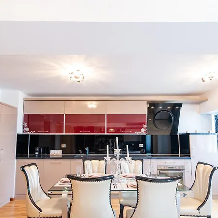 Tower Luxury Aparthotel