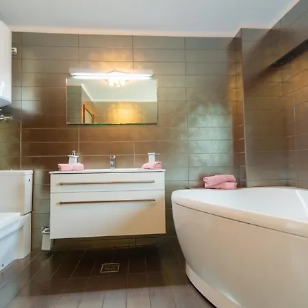 Tower Luxury Aparthotel